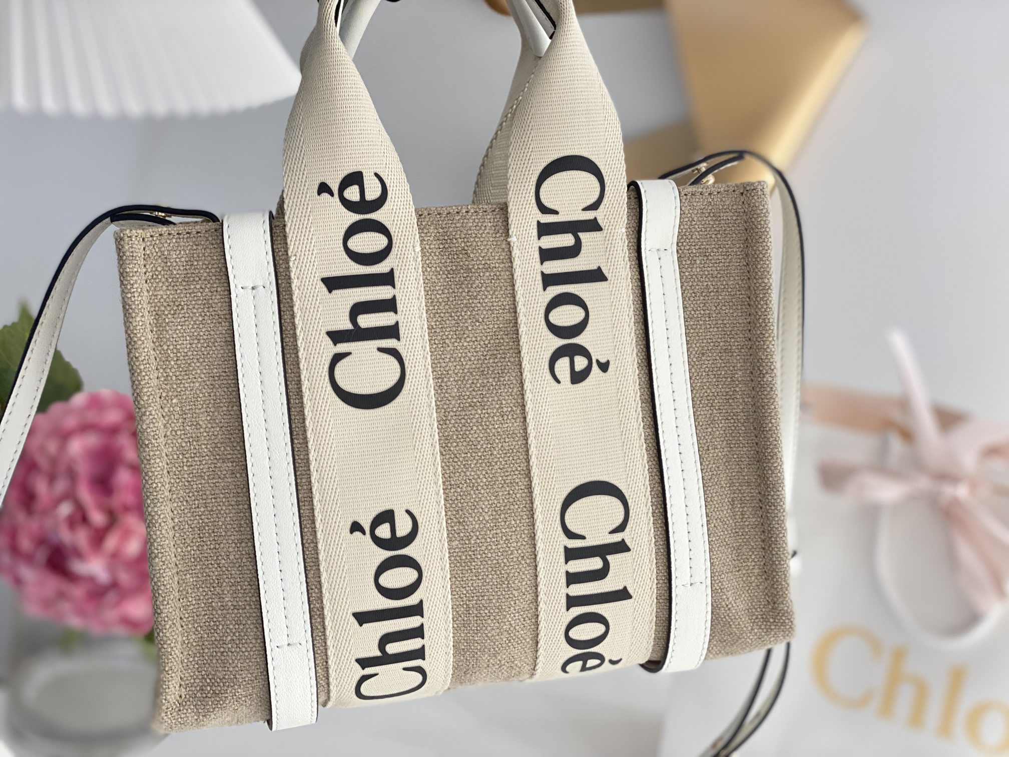 Chloe Small Woody Tote Bag In Linen